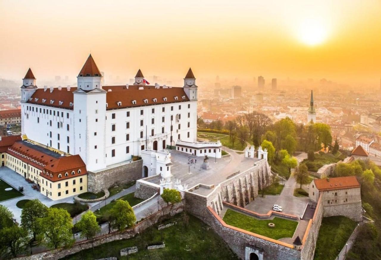 Second Home In Heart Of Bratislava Exterior foto