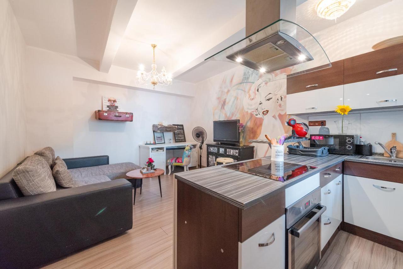 Second Home In Heart Of Bratislava Exterior foto
